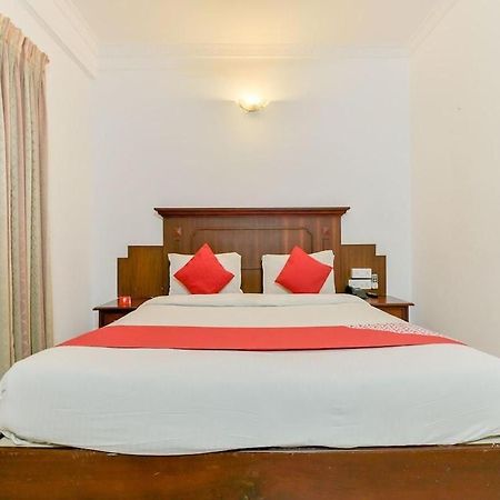 Centre Point Hotel Kochi Kültér fotó