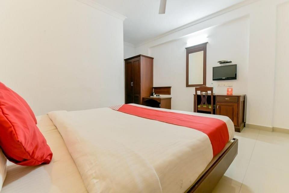 Centre Point Hotel Kochi Kültér fotó