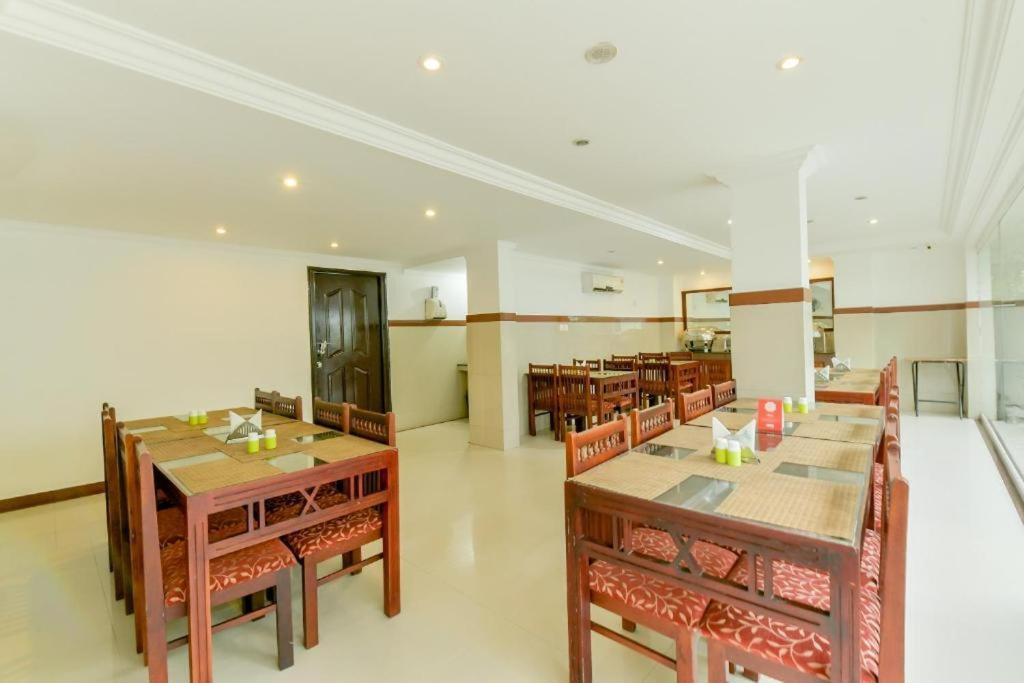 Centre Point Hotel Kochi Kültér fotó