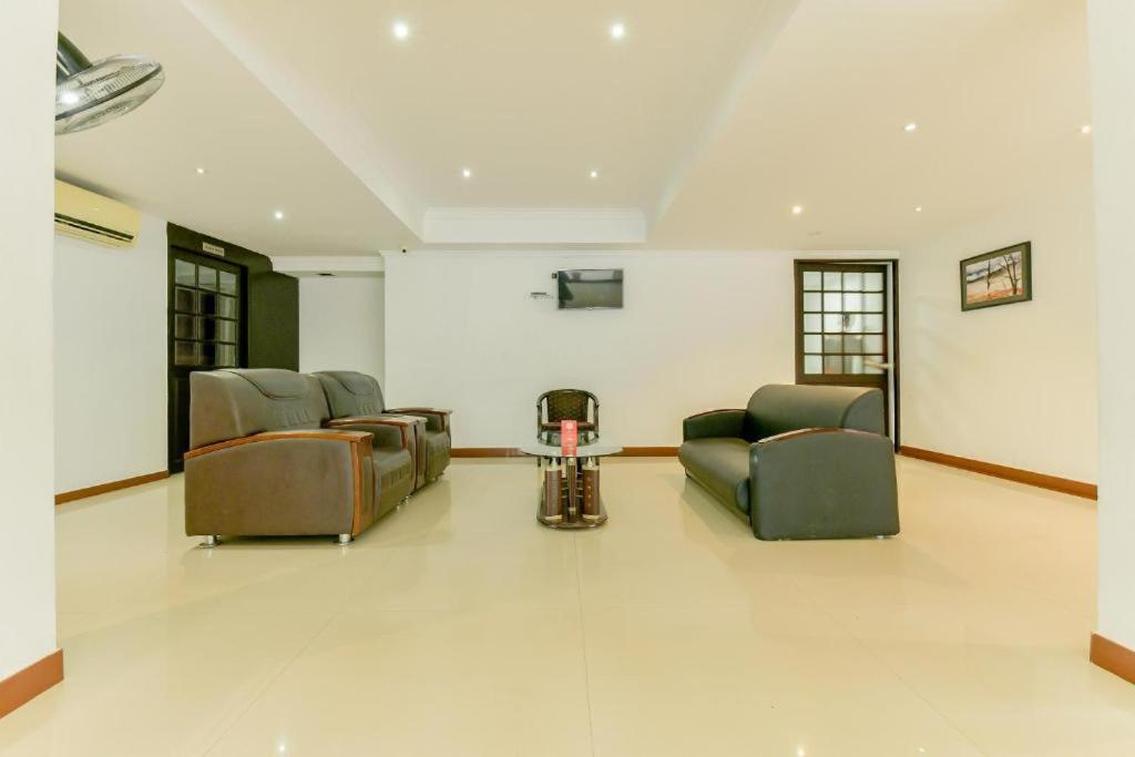 Centre Point Hotel Kochi Kültér fotó