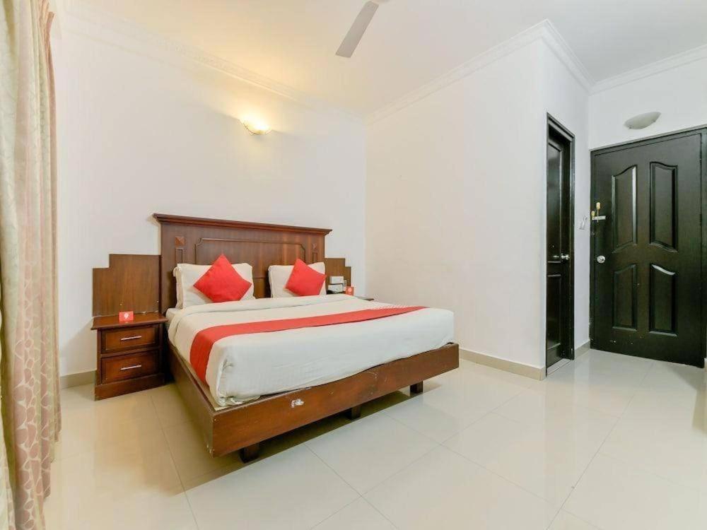 Centre Point Hotel Kochi Kültér fotó