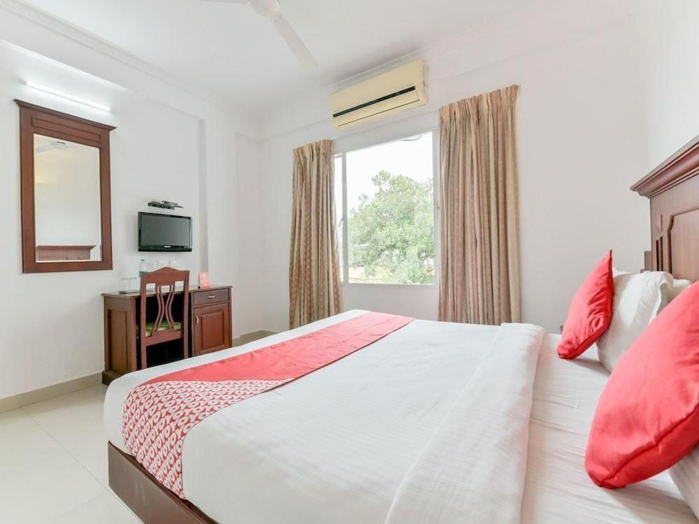 Centre Point Hotel Kochi Kültér fotó