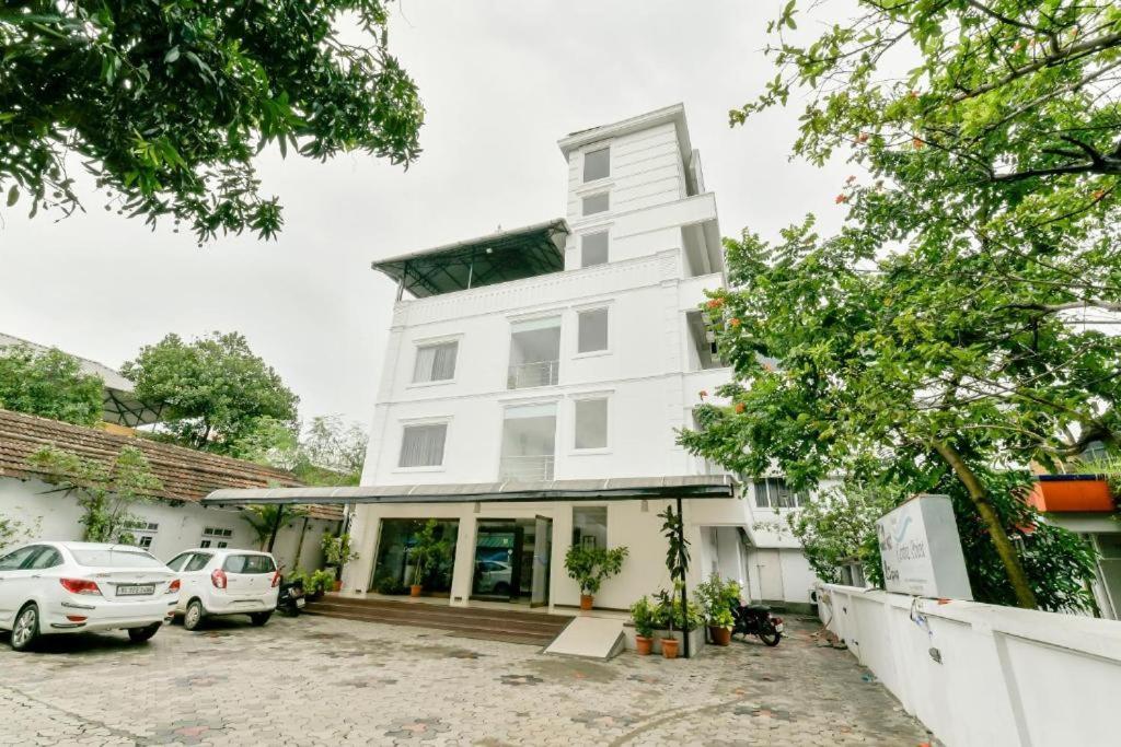 Centre Point Hotel Kochi Kültér fotó